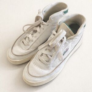 Reebok Classic size 8.5 women’s Sneakers